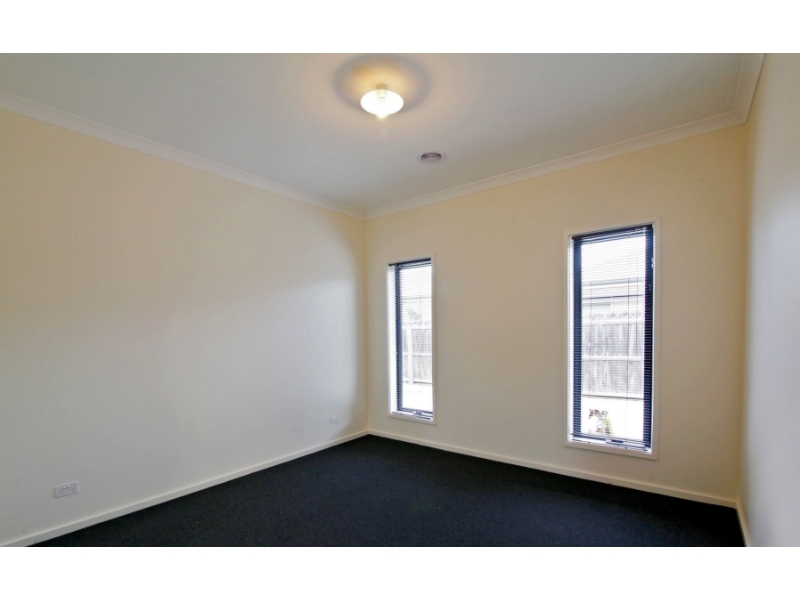 2/21 Rennie Street, Lara Apartment for rent Listed by of Jellis Craig Geelong Property
