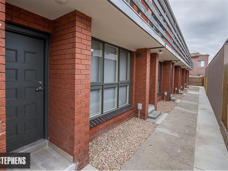 1/42 Hobbs Street, Seddon Townhouse for rent Listed by Tennille D