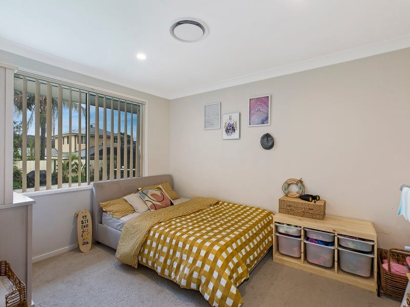 10 Alexander Avenue, BATEAU BAY House for rent Listed by Laetitia Jones of Whiteman Property