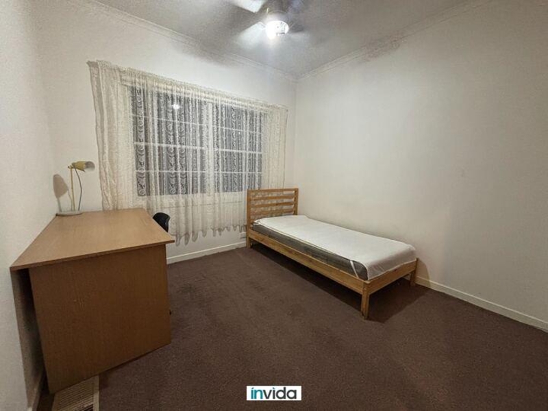 1/6 Renown St BURWOOD VIC 3125