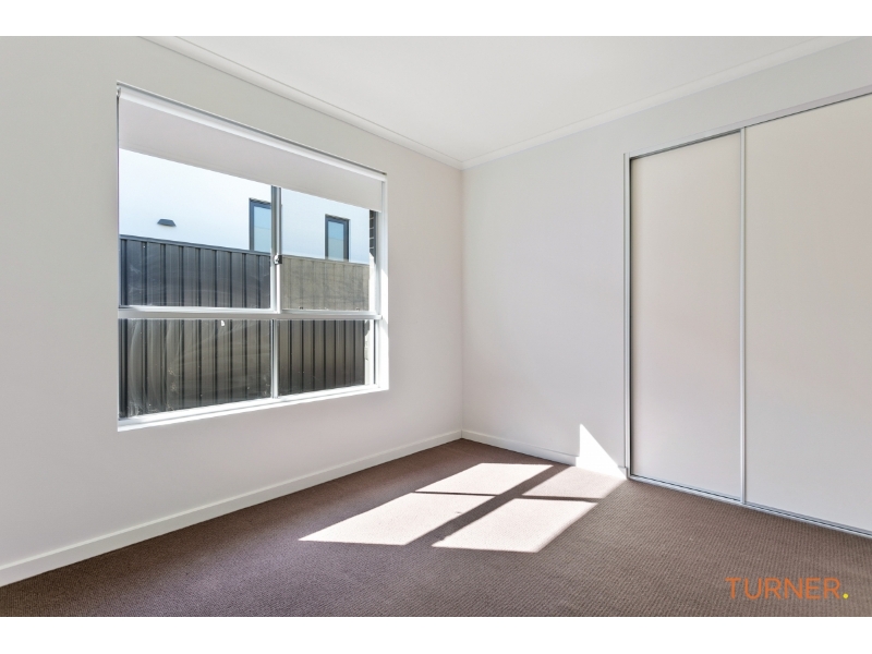 6A Eynesbury Avenue, Kingswood House for rent Listed by Sandra Ursino