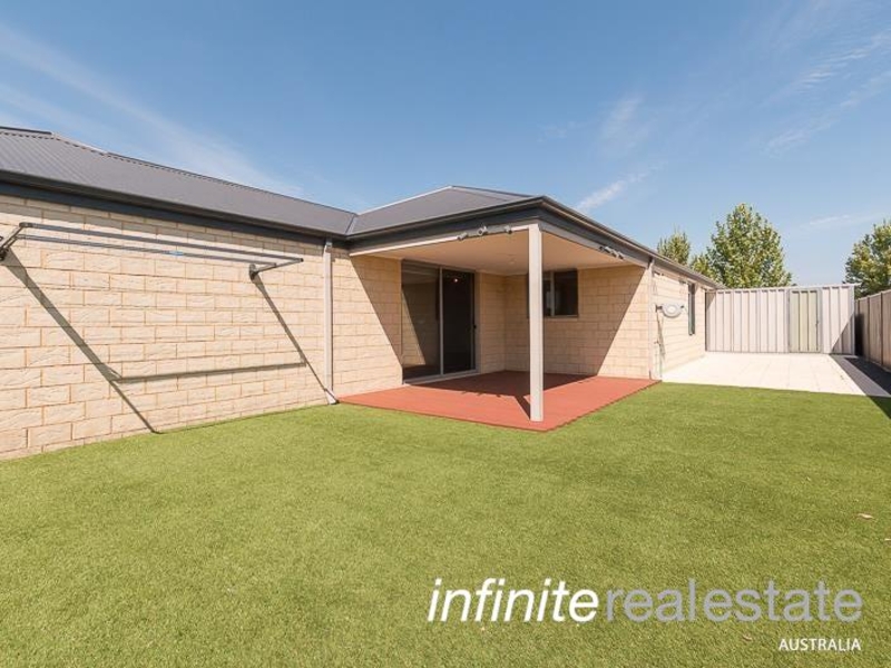 308 Millhouse Road, Aveley House for rent Listed by Leasing Team of