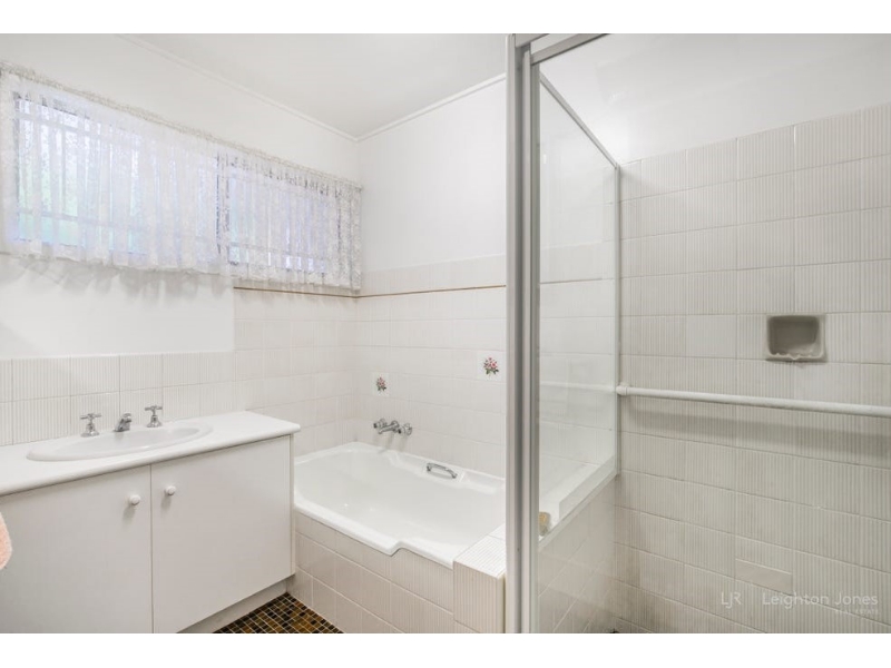 25 Strathspey Street, Kenmore House for rent Listed by Katerina