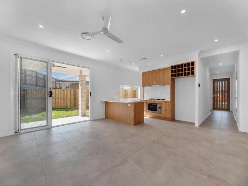 39 Gillies Way, South Ripley House for rent Listed by Mary Cochran of