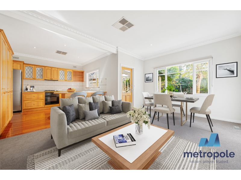 15 Dixon Grove BLACKBURN VIC 3130