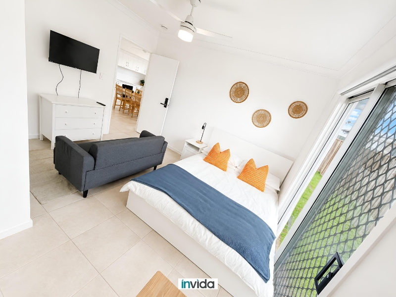 Private And Secure Room With Sitting Area In A New Shared House - Internet & Bills Included! Multiple Rooms Available!