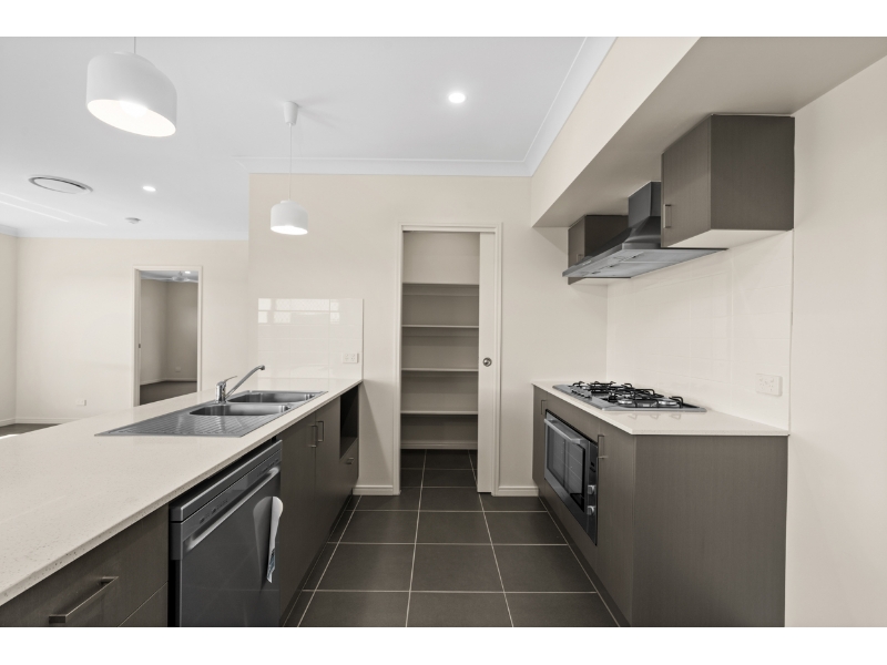 31 Abbeyfeale Cct, Meringandan West House for rent Listed by Caitlin