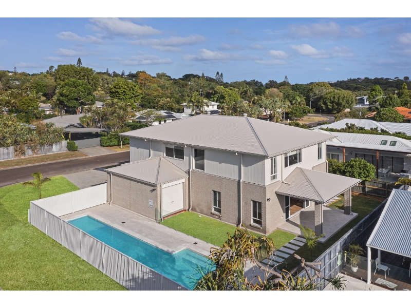 1 Hawley Court Sunrise Beach QLD 4567