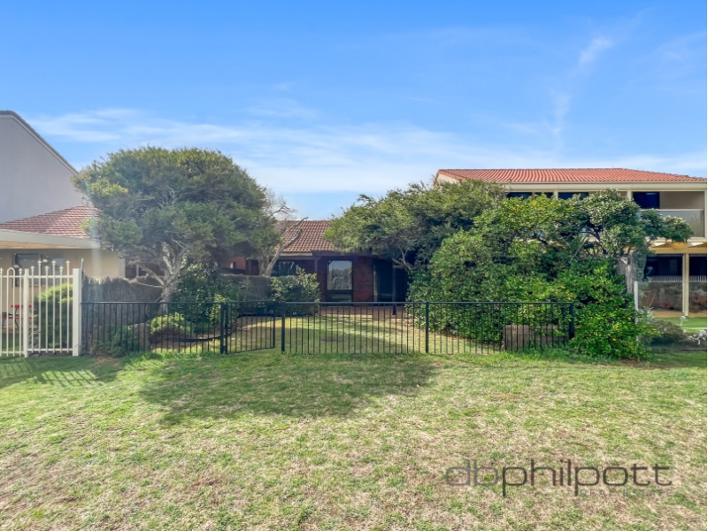 33 Sandpiper Place, West Lakes Shore House for rent Listed by Rebecca