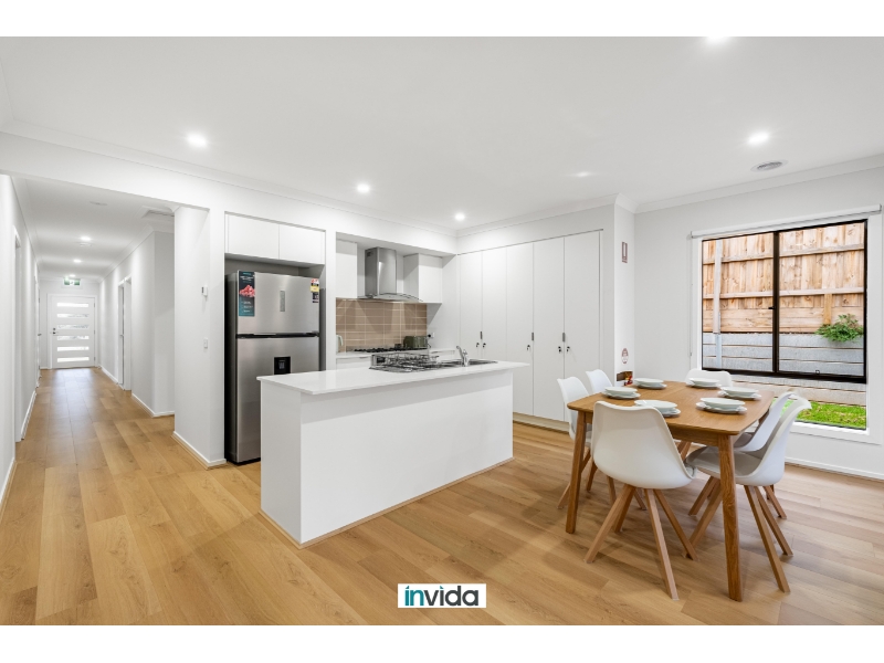 Train To The City, Trails To The Green - This New Wallan Shared House Has It Both - Private, Lockable Ensuite Room Avaible Now! Internet & Bills Inclu thumbnail 5