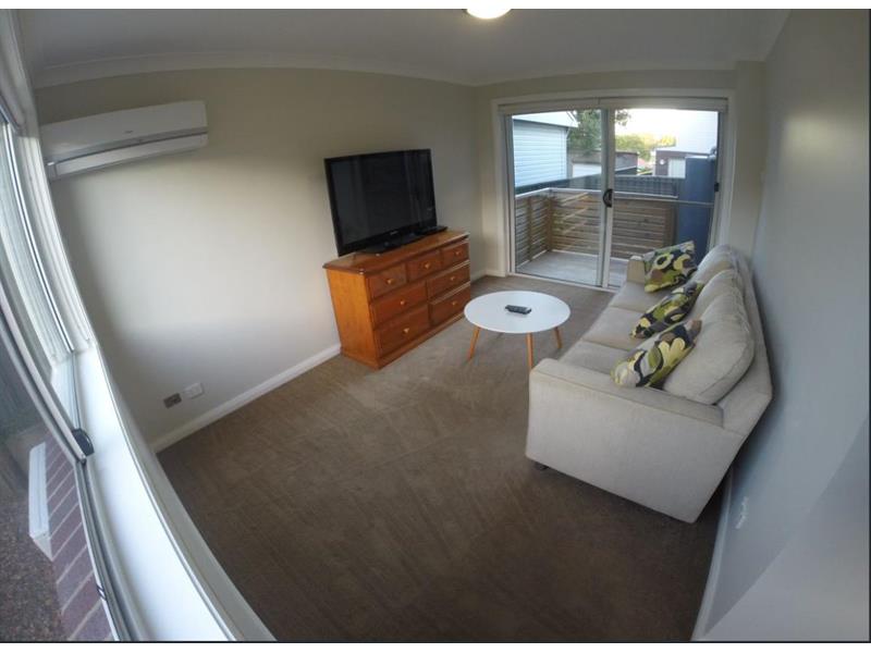 Rooms Unit 1 / 29 Bousfield Street, Wallsend Apartment for rent Listed by Maison Property of