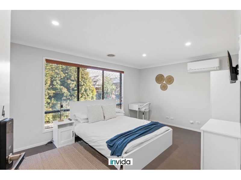 4/3 Malanda Place Truganina VIC 3029