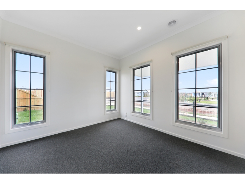 9 Joel Way, Eynesbury House for rent Listed by Terry King of Leap Real Estate &