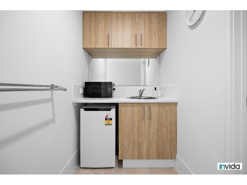 Fully Furnished Private, Lockable Ensuite Room In A Brand New Shared House In New Estate. Close To Lake, Iga, Shops thumbnail 6