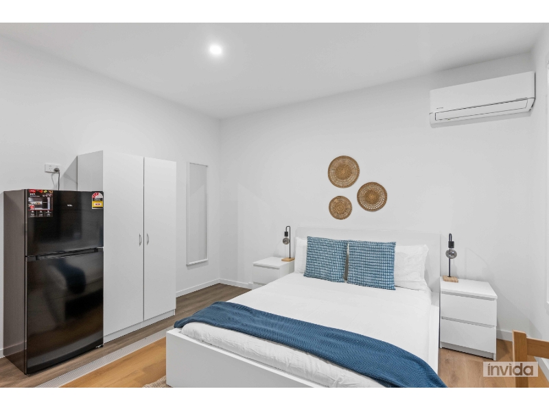 Multiple Rooms Available! Private Suite Style Rooms, Own Ensuite & Kitchenette. Power, Water & Internet Included! Move In Ready. thumbnail 11