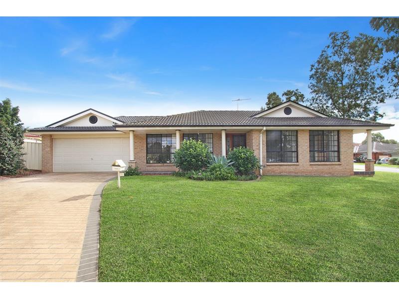 13 Bransby Place Mount Annan NSW 2567