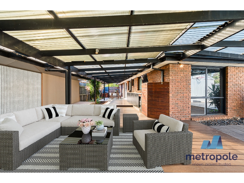 8 Erwin Drive SEAFORD VIC 3198