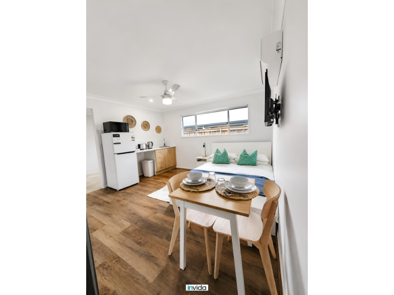 PRIVATE ROOM WITH ACCESSIBLE BATHROOM IN...