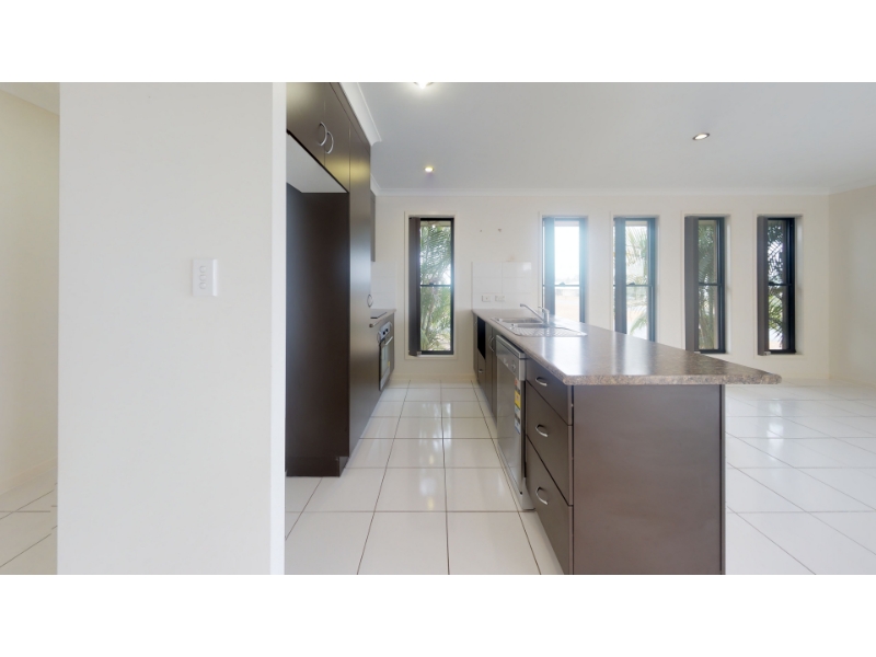 1 Sylvana Avenue, GRACEMERE House for rent Listed by Caleb Sell of