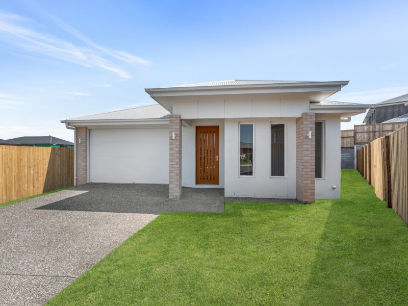 39 Gillies Way, South Ripley House for rent Listed by Mary Cochran of