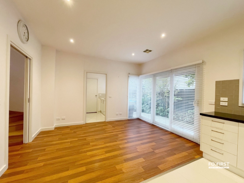 27 Normanby Pl, Windsor Apartment for rent Listed by Residential Management Team of Fox First
