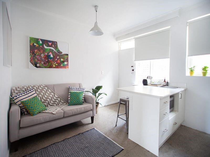 8/27 Robe Street ST KILDA VIC 3182