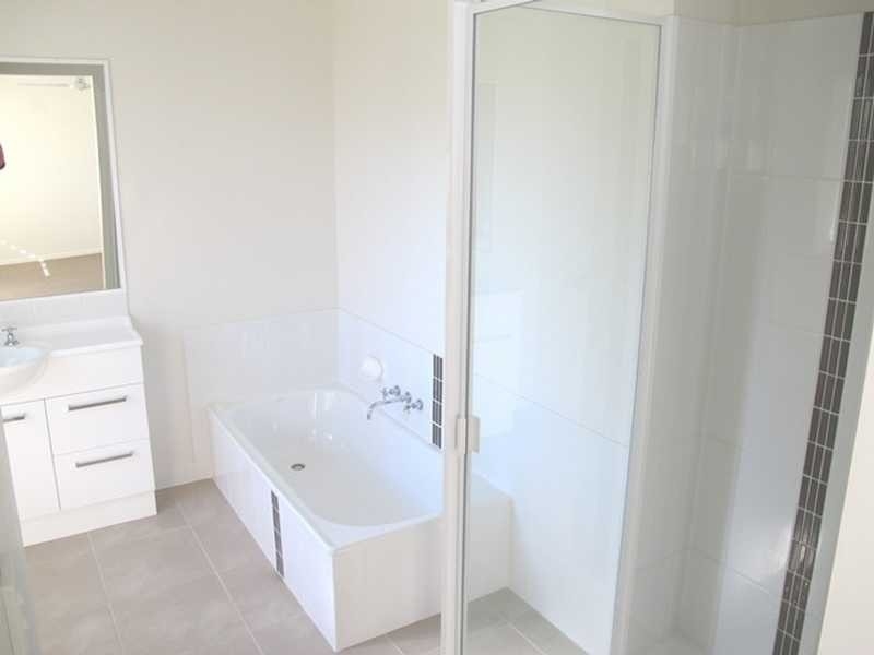 1/10 Arthur Street, BOYNE ISLAND Townhouse for rent Listed by Prd