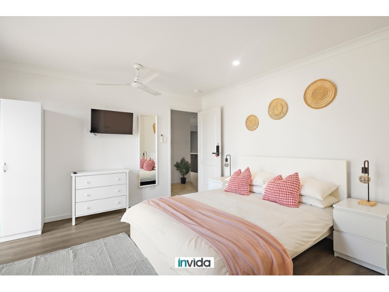Private Room With Your Own Ensuite & Kitchenette, In Modern Shared House. Bills & Internet Included. Multiple Rooms Available! image 4