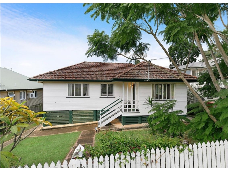 10 Fingal Street, Tarragindi House for rent Listed by Summer