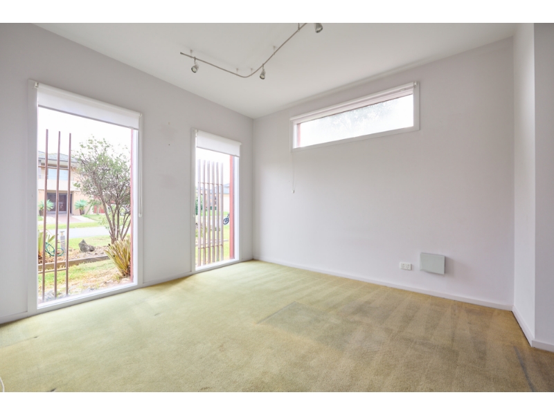 30 Broadwater Drive, WATERWAYS House for rent Listed by Rental Dept