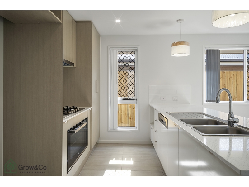 78 Bloomfield Esplanade, South Maclean House for rent Listed by