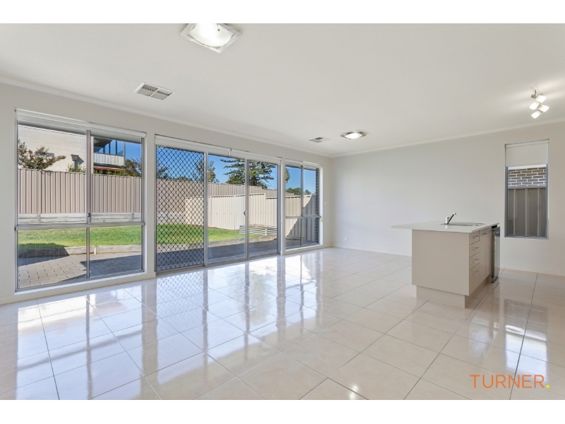 6A Eynesbury Avenue, Kingswood House for rent Listed by Sandra Ursino