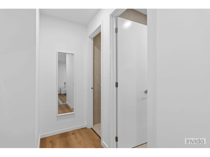Multiple Rooms Available! Private Suite Style Rooms, Own Ensuite & Kitchenette. Power, Water & Internet Included! Move In Ready. image 5