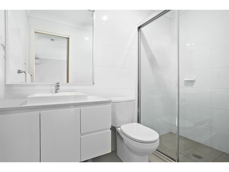 160b Holden Drive, ORAN PARK House for rent Listed by Emily Fenech of Gilbert + Younan