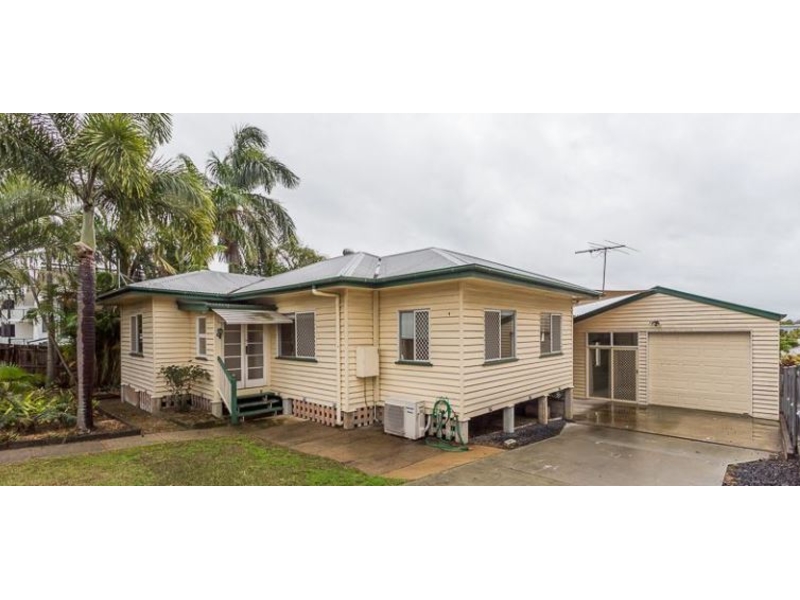 15 Waratah Avenue, Carina House for rent Listed by Summer of