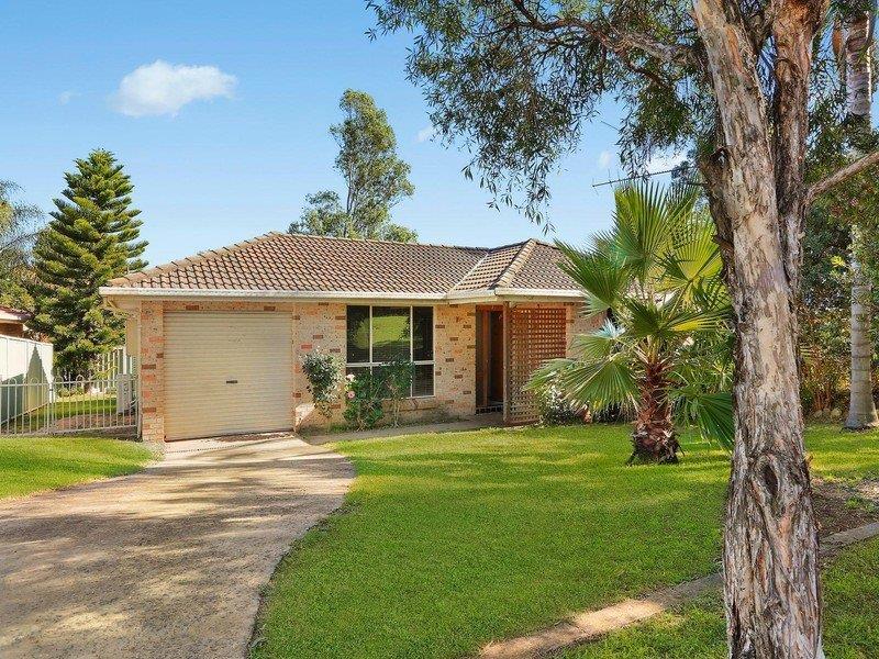 13 Blades Place MOUNT ANNAN NSW 2567