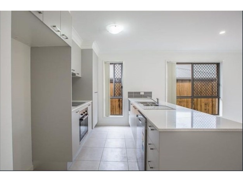 27 Greenstone Street, YARRABILBA House for rent Listed by Elena Toth