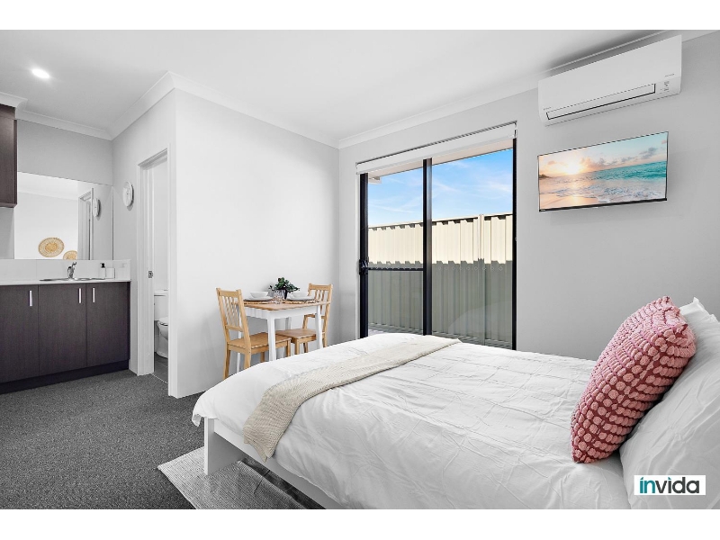 Private & Fully Furnished Room With Ensuite Room In A Brand-New Shared House - Utilities & Internet Included! image 1
