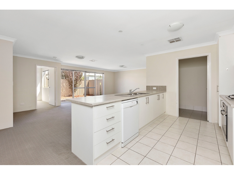 5 Witts Lane, Kwinana Town Centre House for rent Listed by Leanne