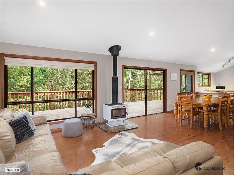 28 Oaklgen Road, North Gosford House for rent Listed by Brooke Walton