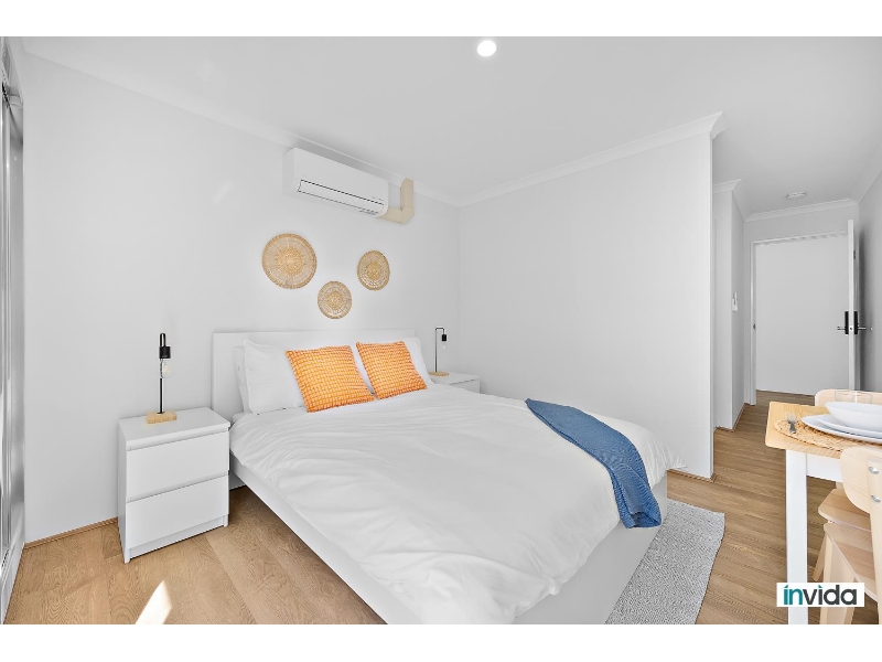 Fully Furnished Private, Lockable Ensuite Room In A Brand New Shared House In New Estate. Close To Lake, Iga, Shops thumbnail 2