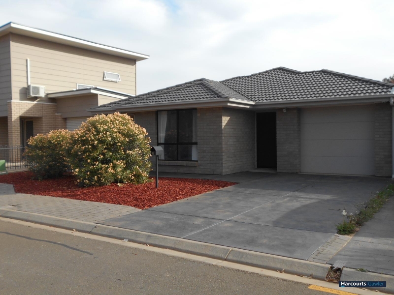 6 Parkview Walk, Elizabeth Park House for rent Listed by Harcourts