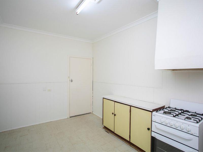 7 Boxley Place, LANGFORD House for rent Listed by Angela Watkins of