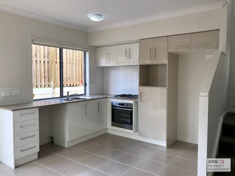 16 Koda Street, Ripley Townhouse for rent Listed by Stacy Robertson