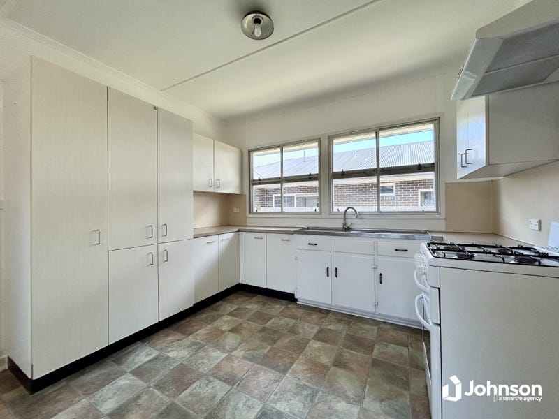 9 Crosshill Street, Leichhardt House for rent Listed by Johnson