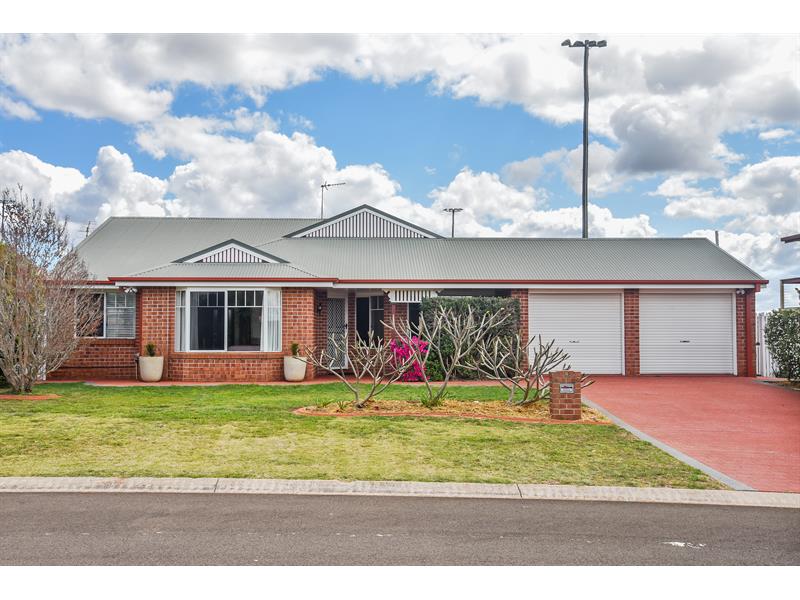 9 Buckle Court Middle Ridge QLD 4350