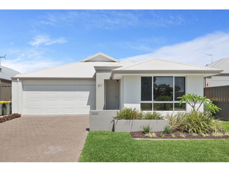 37 Covenham Crescent, Aveley House for rent Listed by Rob Mandanici