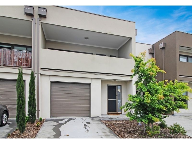 29 Freshfields Drive Cranbourne North VIC 3977