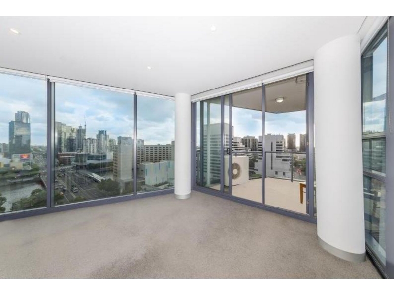 1409/565 Flinders Street, Melbourne Apartment for rent Listed by Jamielee Di of Luxe