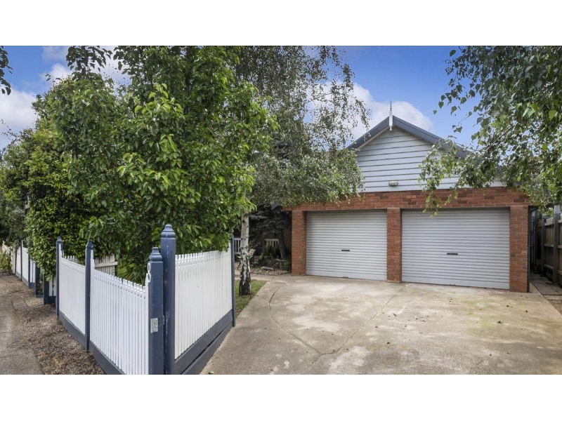 8 Lauraville Avenue, Werribee House for rent Listed by Courtney O'brien of Rma Victoria